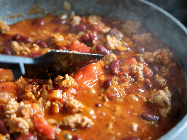 フタを取り、砂糖を入れたら水分を程よく飛ばし、塩こしょうで味付けしたら出来上がり。