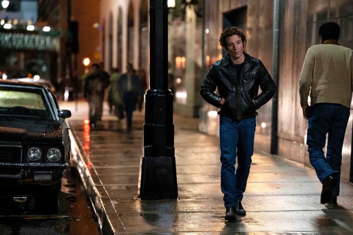 ロックアイコンとして人気が高まる一方、スプリングスティーンはひとりの時間を求めた