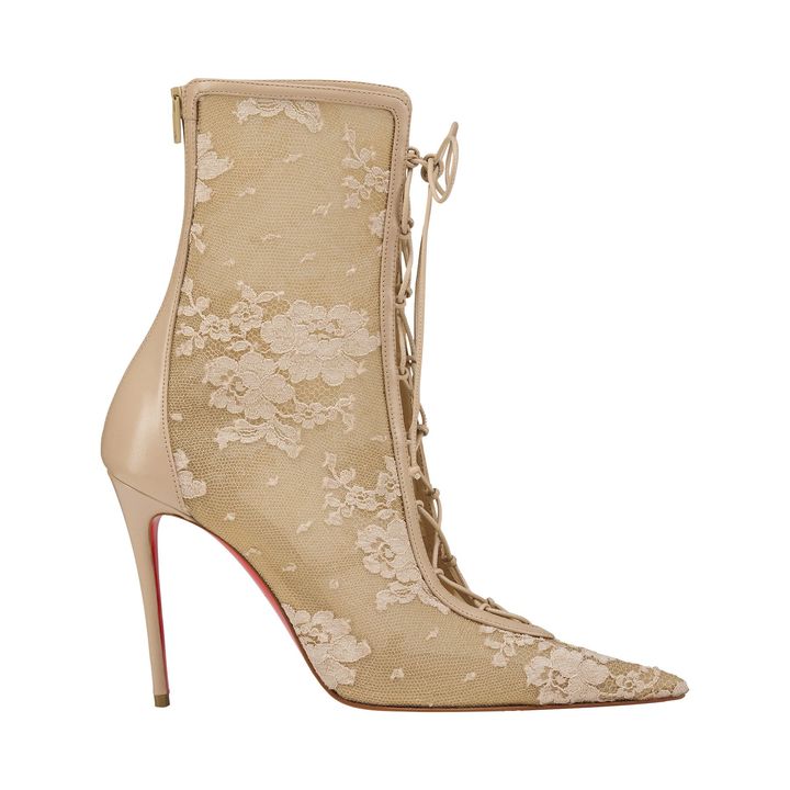 ブーツ ヒール10cm ￥292,600／CHRISTIAN LOUBOUTIN（クリスチャン ルブタン ジャパン）