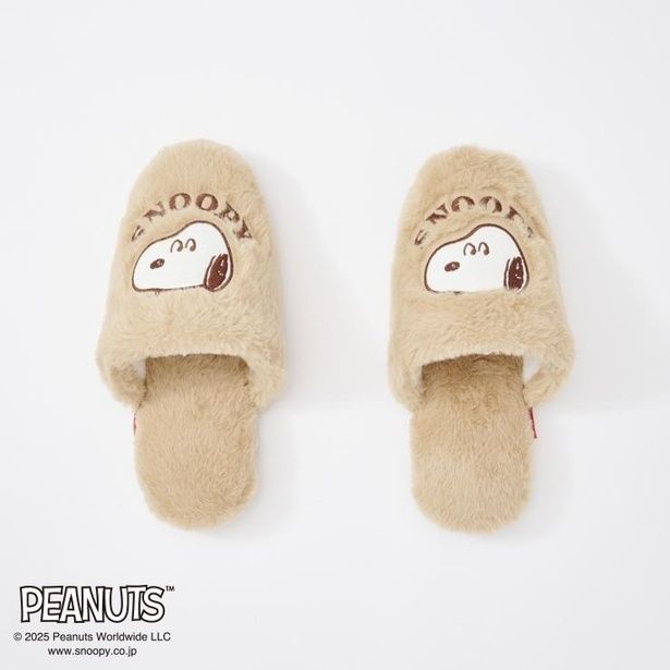 「スリッパ(ブラウン)」(979円) 