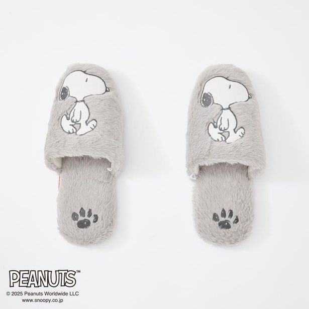 「スリッパ(グレー)」(979円) 