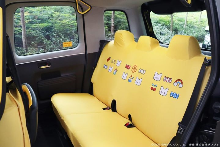 フルラッピング車両の内装