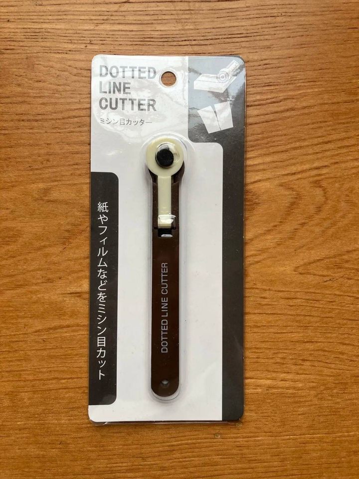 Seria(セリア)：ミシン目カッター