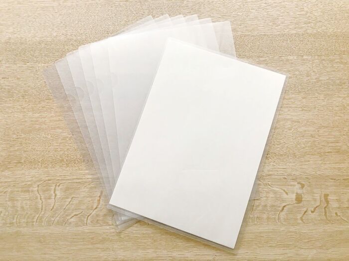 かさばるストール＆マフラーは「立てて」収納！？意外なアイテムが大活躍♪