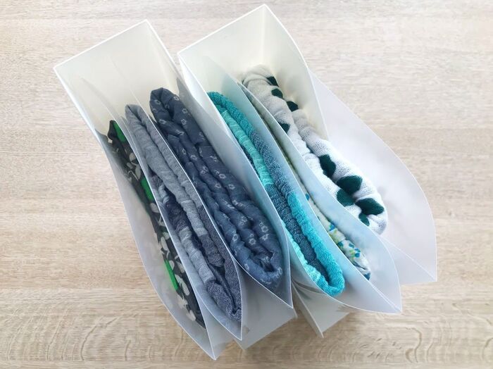 かさばるストール＆マフラーは「立てて」収納！？意外なアイテムが大活躍♪