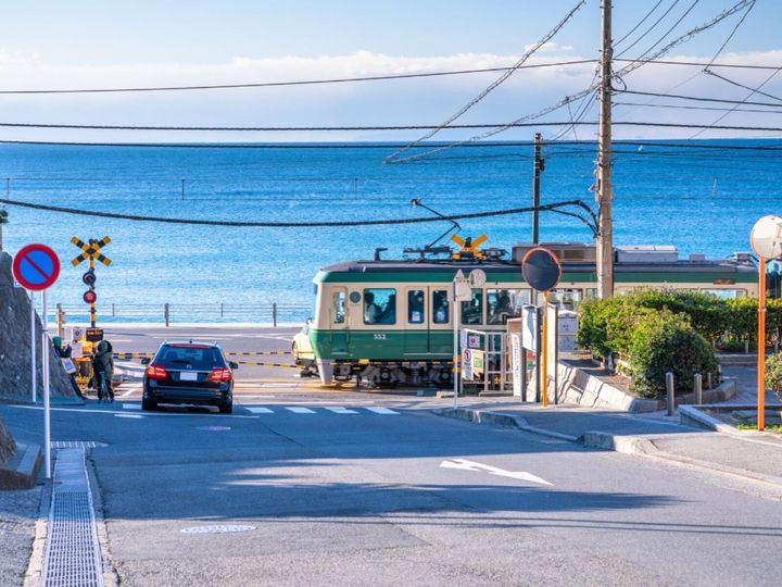 All About ニュース編集部が全国250人を対象に実施した「お金持ちが多そう」と思う市に関するアンケート」の調査結果から、神奈川県の市で「お金持ちが多そう」と思う市ランキングを発表！ 2位「鎌倉市」を抑えた1位は？