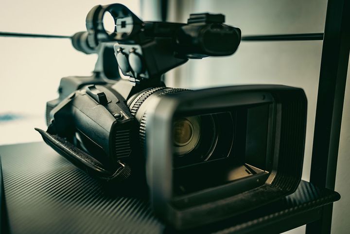 人気作の裏側で…SNSでたびたび炎上