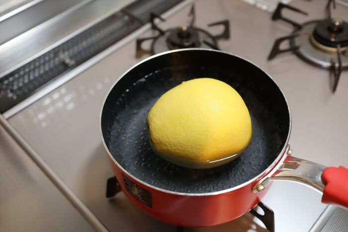 【検証】グレープフルーツが秒で“つるん”とむける！？噂のテクを試してみたら⇨速攻でつるつるの実が味わえた！