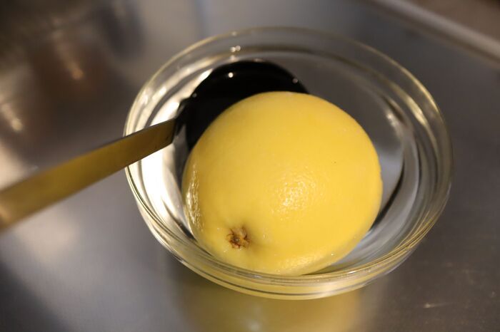 【検証】グレープフルーツが秒で“つるん”とむける！？噂のテクを試してみたら⇨速攻でつるつるの実が味わえた！