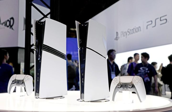 12日、プレイステーション公式アカウントはXを更新し、「PlayStation®5 デジタル・エディション 日本語専用」を発売することを発表しました。