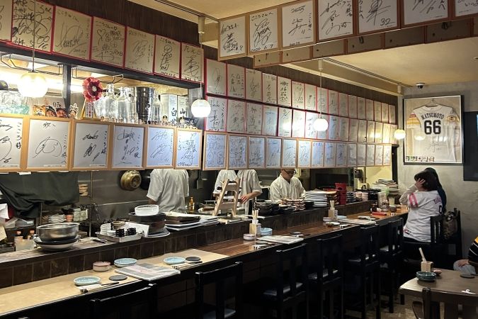 西新こころ 店内