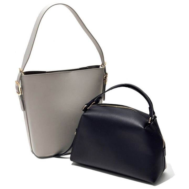 きれいめなレザー素材のものを。バッグ1万9800円、ミニボストン1万6800円（ともにニーズ／フロシキ）