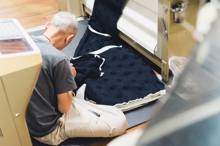 欲しいのは上質なニット！《NARU FACTORY》のフェアアイルニットの秘密を紐解く、11の質問 【もの作りの場を訪ねて｜FUDGE dig.】