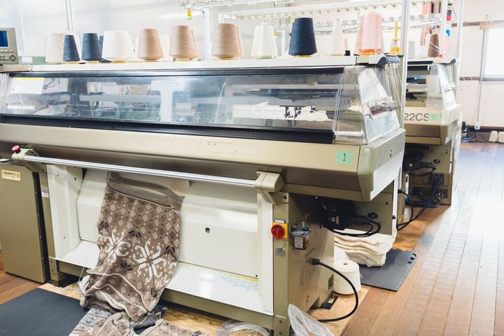 欲しいのは上質なニット！《NARU FACTORY》のフェアアイルニットの秘密を紐解く、11の質問 【もの作りの場を訪ねて｜FUDGE dig.】