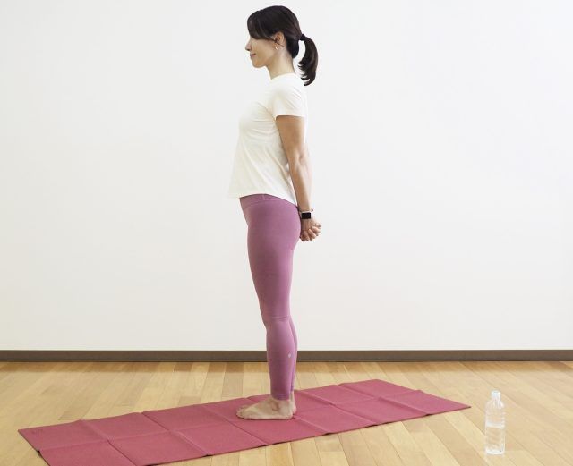 「巻き肩」改善ストレッチ