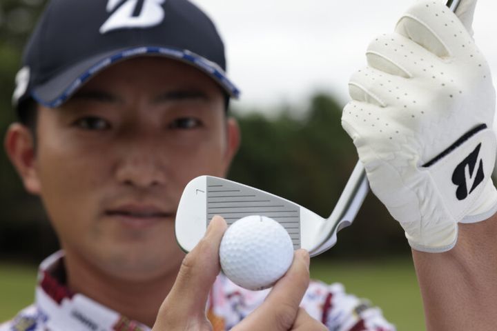 さまざまなライで大活躍！ニュートラル系アイアンの基本の打ち方をレッスン