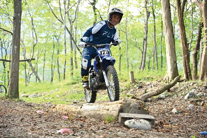 【トライアルISA野崎史高選手のトラテク】ハンドル幅以下の木々の間を軽快に抜けて、林間で差をつける Part02