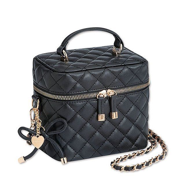 しまむらきゅるりんってしてみてコラボのバニティバッグ