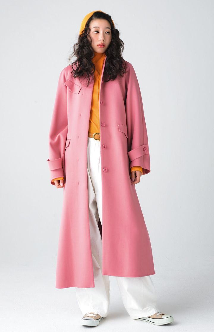 イタリアの老舗テキスタイルメーカー、ボット・ジュゼッペ社のダブルギャバジン素材を使用したコート