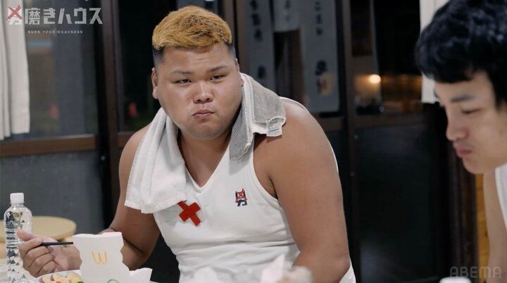 【写真・画像】115kg24歳メンバー、食事制限中に“6000kcalフード”を隣で食べられ「エグいな…」 1枚目