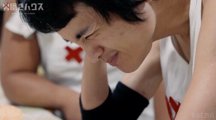 【写真・画像】178cm47kgの“ガリガリ”男子、6000kcal完食ミッションで倒れ込み錯乱「どうかしてる…」 1枚目