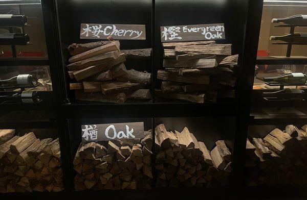 【東京都中央区】ステーキハウス「Latina PARRILLA」、熾火で焼くアルゼンチン産Tボーンのコース開始