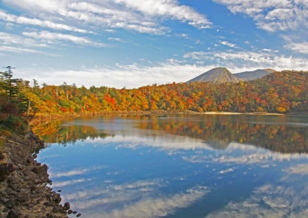 豊かな自然の宝庫として知られる観光エリア/えびの高原の紅葉 画像提供：宮崎県えびの市観光協会