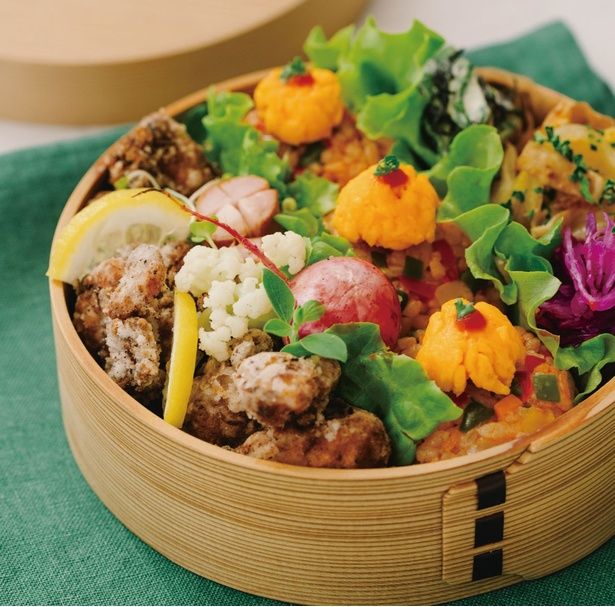 塩麴に漬け込むとふんわり＆ジューシー「塩麴の唐揚げ」 （C）キキ／KADOKAWA