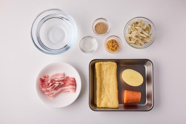 仕上げに好みで七味唐辛子をふっても （C）まるみキッチン／KADOKAWA