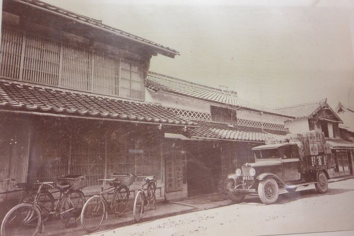 右から、プレゼンターを務める高木顕統さん、主催者の「はせがわ酒店」長谷川浩一さん、澄川さん、澄川さんを応援しようと駆け付けた「富乃宝山」西陽一郎さん、「飛露喜」廣木健司さん