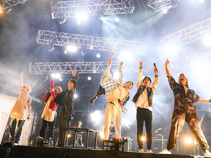 2025年10月18、19日に、福島県福島市のあづま総合運動公園で音楽フェス「LIVE AZUMA 2025」が開催されました。今回は、WEST.やINI、木村カエラなどが出演した音楽フェスの詳細を紹介します。（サムネイル画像：©LIVE AZUMA）