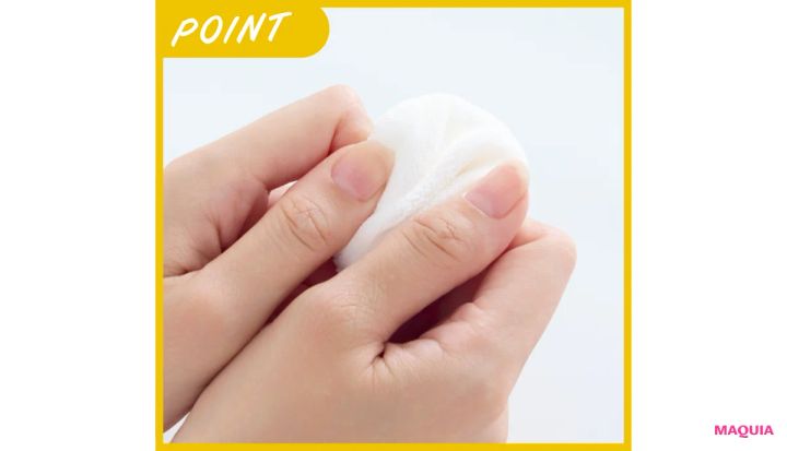 黄ぐすみにおすすめのフェイスパウダーの使い方 フェイスパウダーをパフにもみ込む 長井かおり