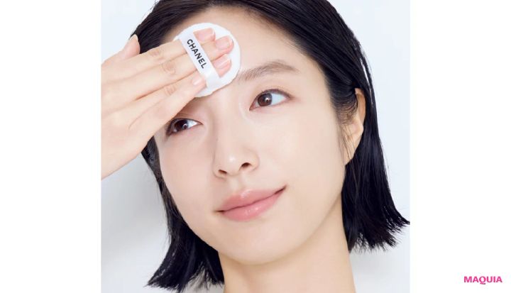 黄ぐすみにおすすめのフェイスパウダーの使い方 肌にパフを当てて粉を密着のせ 長井かおり