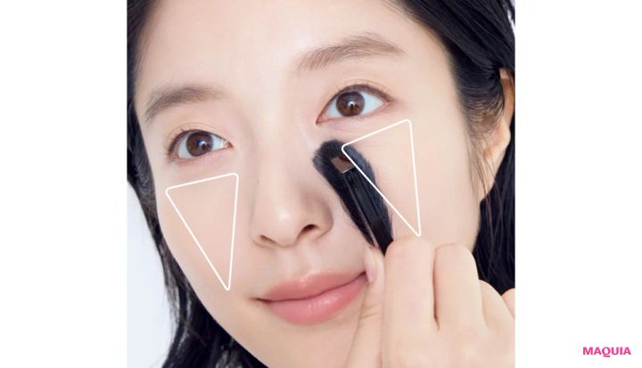 黄ぐすみにおすすめのフェイスパウダーの使い方 逆三角形を描くよう塗布する 長井かおり