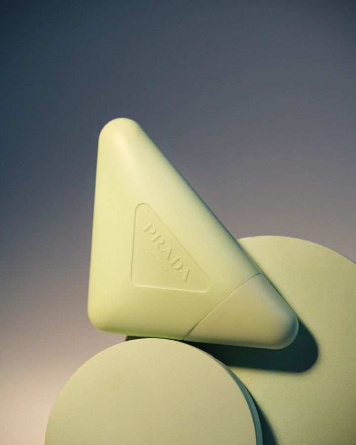 プラダ、プラダ ハンド トリプルケア ハンドクリーム、ハイブランドのハンドクリーム