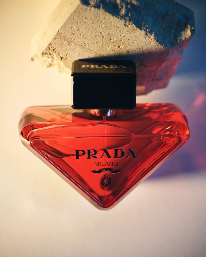 プラダ、プラダ ビューティ、プラダ パラドックス ラディカル エッセンス パルファム、ハイブランド、香水