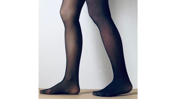 しまむら（福助）のフェイクタイツ2025冬最新モデル・ブラックと旧モデルのはき比べ画像