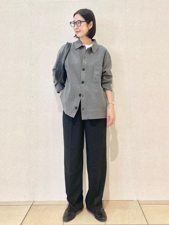 襟つきのため、ゆるっと着ても様になります 出典：StyleHint