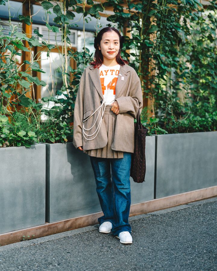 “スカート”がポイントの秋冬スタイル5選。ボトムレイヤードも人気続行中【TOKYO SNAP】