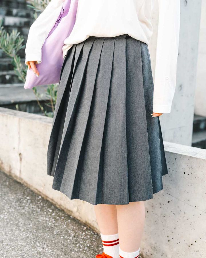 “スカート”がポイントの秋冬スタイル5選。ボトムレイヤードも人気続行中【TOKYO SNAP】