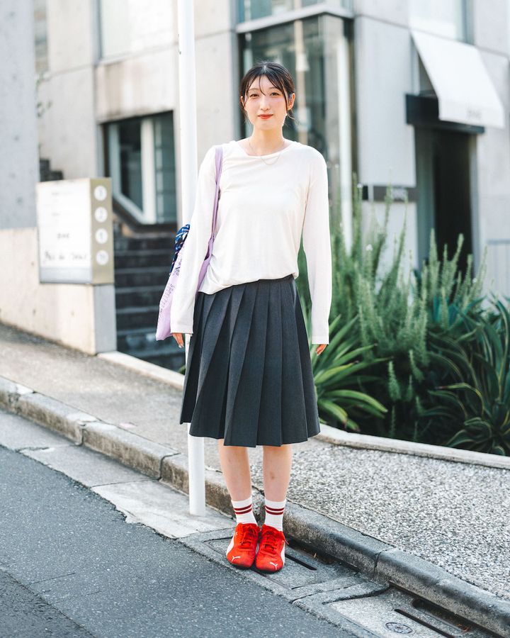 “スカート”がポイントの秋冬スタイル5選。ボトムレイヤードも人気続行中【TOKYO SNAP】