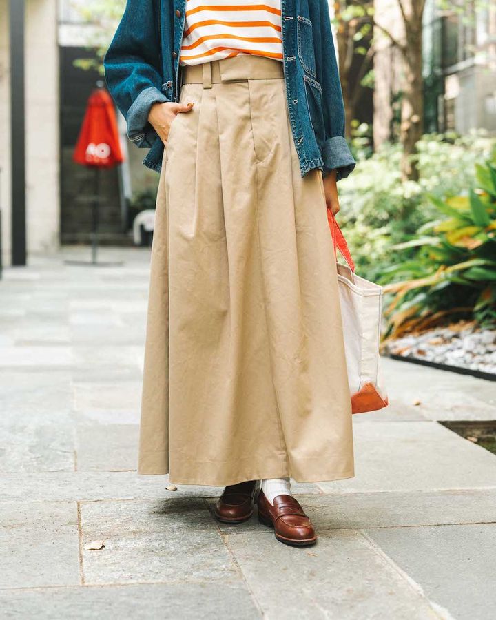 “スカート”がポイントの秋冬スタイル5選。ボトムレイヤードも人気続行中【TOKYO SNAP】