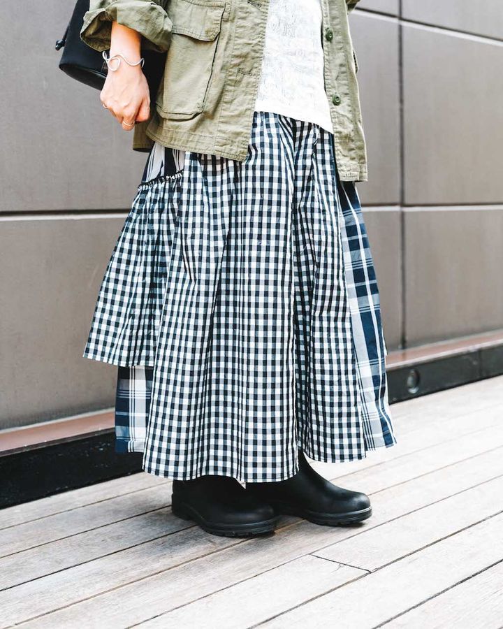“スカート”がポイントの秋冬スタイル5選。ボトムレイヤードも人気続行中【TOKYO SNAP】