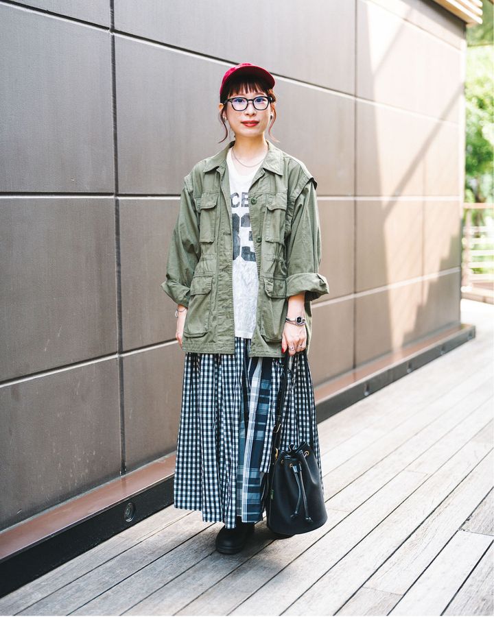 “スカート”がポイントの秋冬スタイル5選。ボトムレイヤードも人気続行中【TOKYO SNAP】