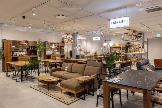 クラッシュゲート福岡大川本店 内観