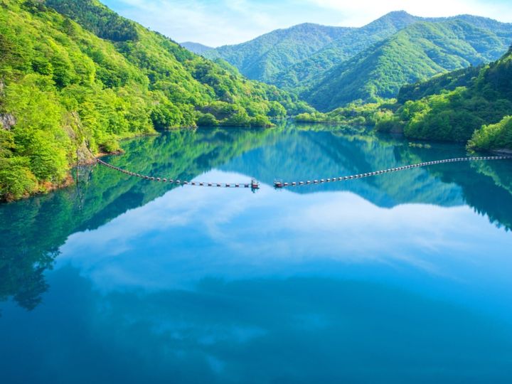 All About ニュース編集部が全国250人を対象に実施した絶景スポットに関するアンケートの調査結果から、好き＆行ってみたい「群馬県の絶景スポット」ランキングを発表！ 2位「奥四万湖」を抑えた1位は？