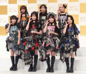 出場する、ＣＡＮＤＹ ＴＵＮＥのメンバー。（前列左から）福山梨乃、立花琴未、村川緋杏、桐原美月、（後列左から）南なつ、小川奈々子、宮野静 ＝東京都渋谷区のＮＨＫ（撮影・今野顕） 出場する、ちゃんみな＝東京都渋谷区のＮＨＫ（撮影・今野顕） 初出場するＨＡＮＡのメンバー＝東京都渋谷区のＮＨＫ（撮影・今野顕） (2) 出場する、ＦＲＵＩＴＳ ＺＩＰＰＥＲのメンバー。（前列左から）櫻井優衣、鎮西寿々歌、松本かれん、真中まな、（後列左から）早瀬ノエル、仲川瑠夏、月足天音 ＝東京都渋谷区のＮＨＫ（撮影・今野顕）