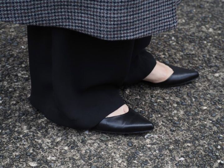 フラットシューズ