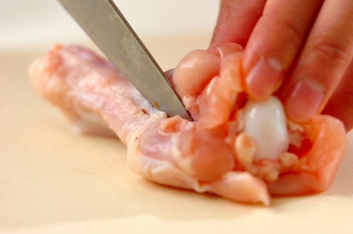 手羽元のリンゴジュース煮の下準備1