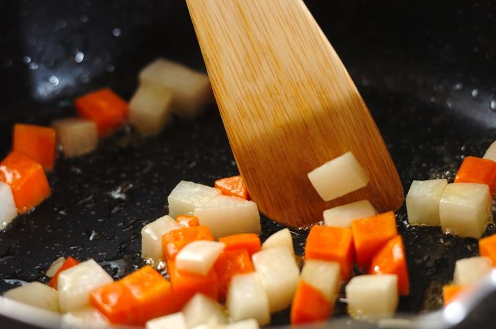 手羽元のリンゴジュース煮の作り方1